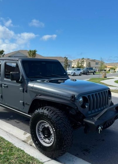 camioneta jeep 4x4 gris oscuro