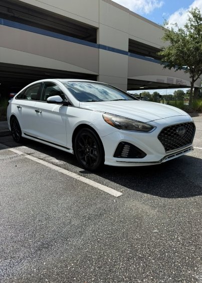 hyundai blanco tipo deportivo lujoso