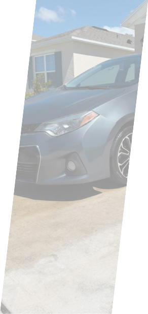 parte frontal de un auto sport comun